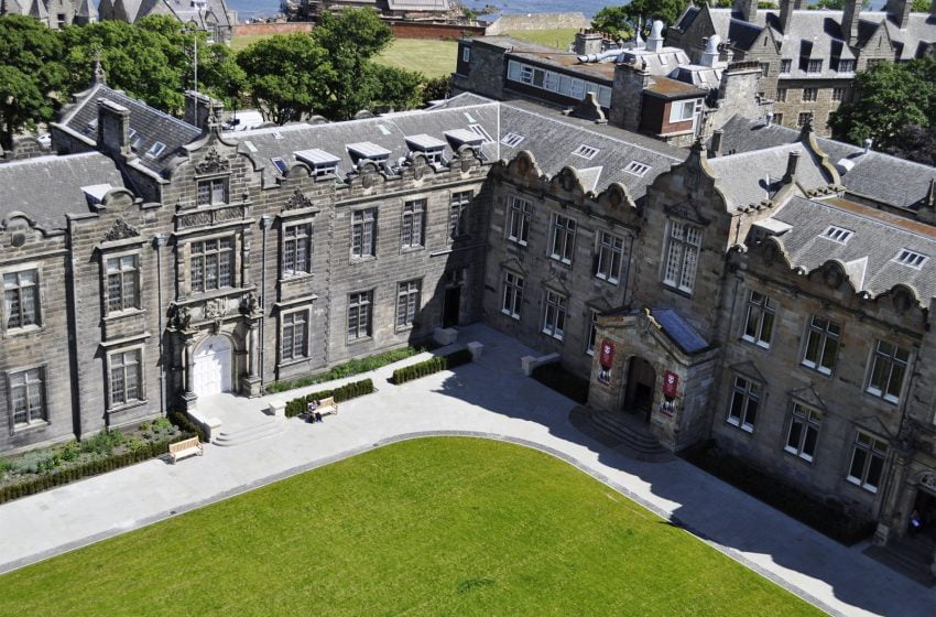  Becas de pregrado en Escocia – University of St Andrews