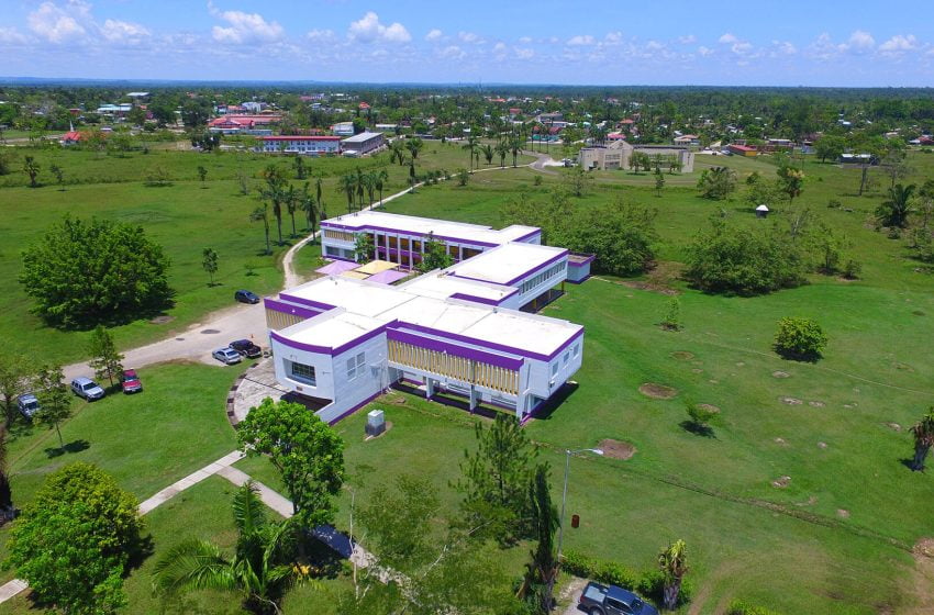  Beca de Programa de inglés en Belice – University of Belize